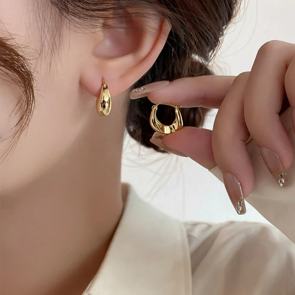 New Gold Color Earrings for Women Ear Hoop Versatile Sweet Girl Fashion Jewery New Year Gifts Earwear Accessories