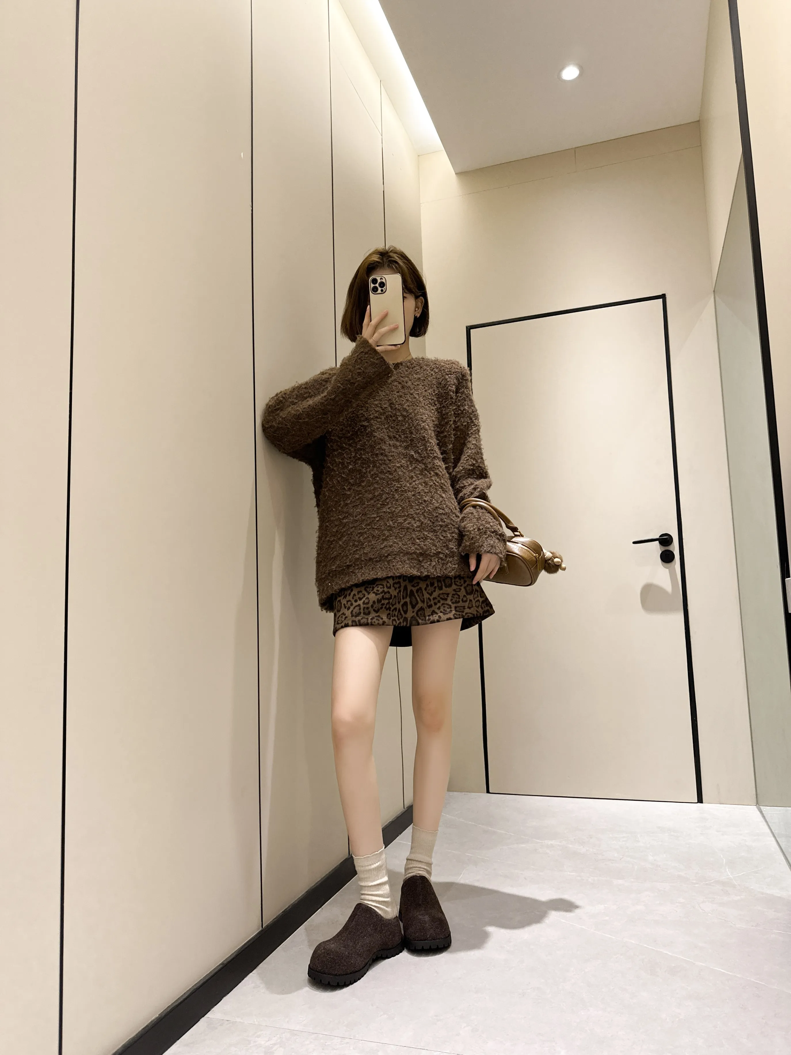 AIYUQI Damen-Hausschuhe tragen neue 2025, Herbst, runde Zehen, Flanell, geschlossene Zehen, Damen-Hausschuhe, Retro-Plattform-Hausschuhe für Damen – Detail 16
