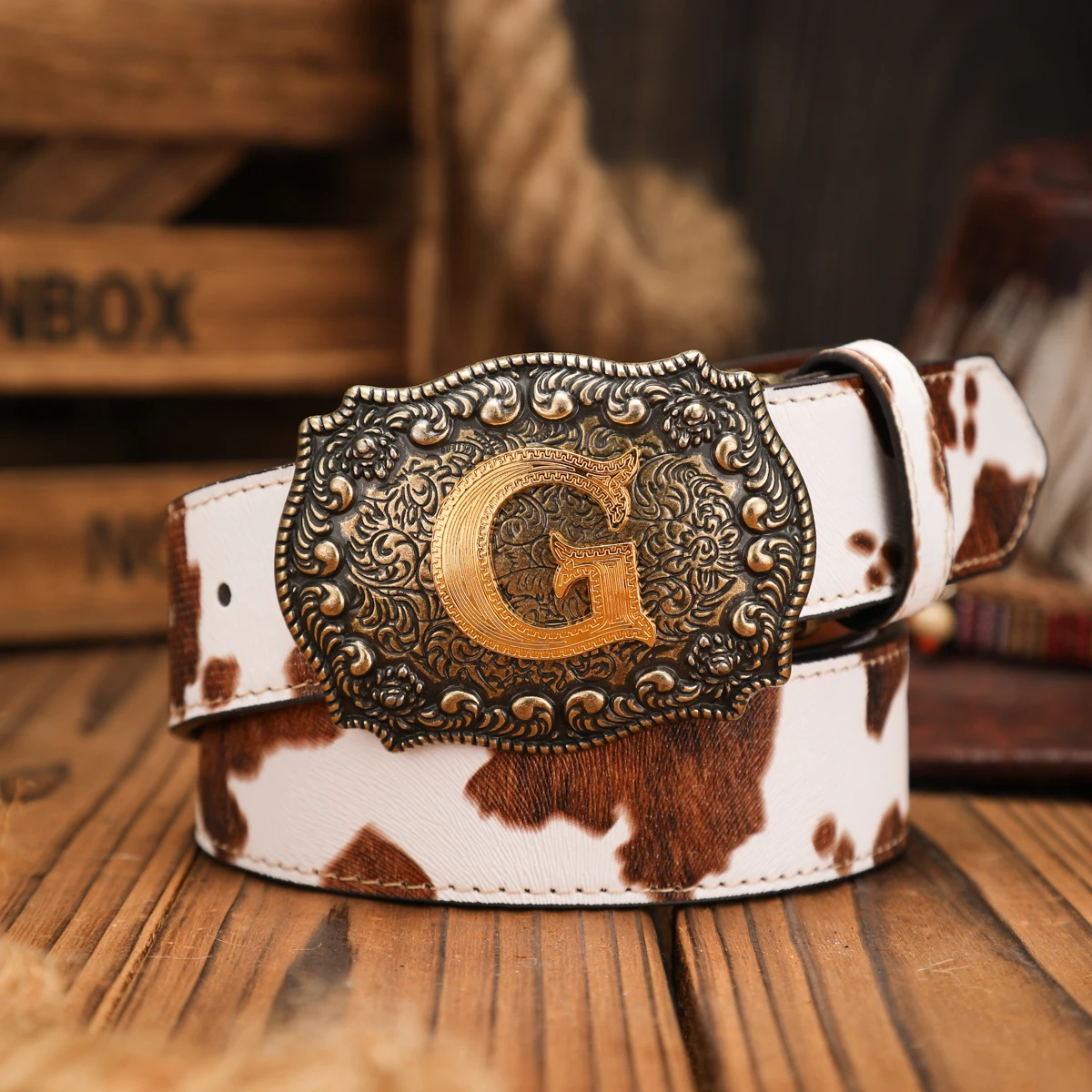 Ein Lässiger, Individueller und Retro-Gürtel, ein Kleidungs-Accessoire aus PU-Leder in Braun, mit Metallschnalle, Geeignet für Männer und Frauen – Detail 10