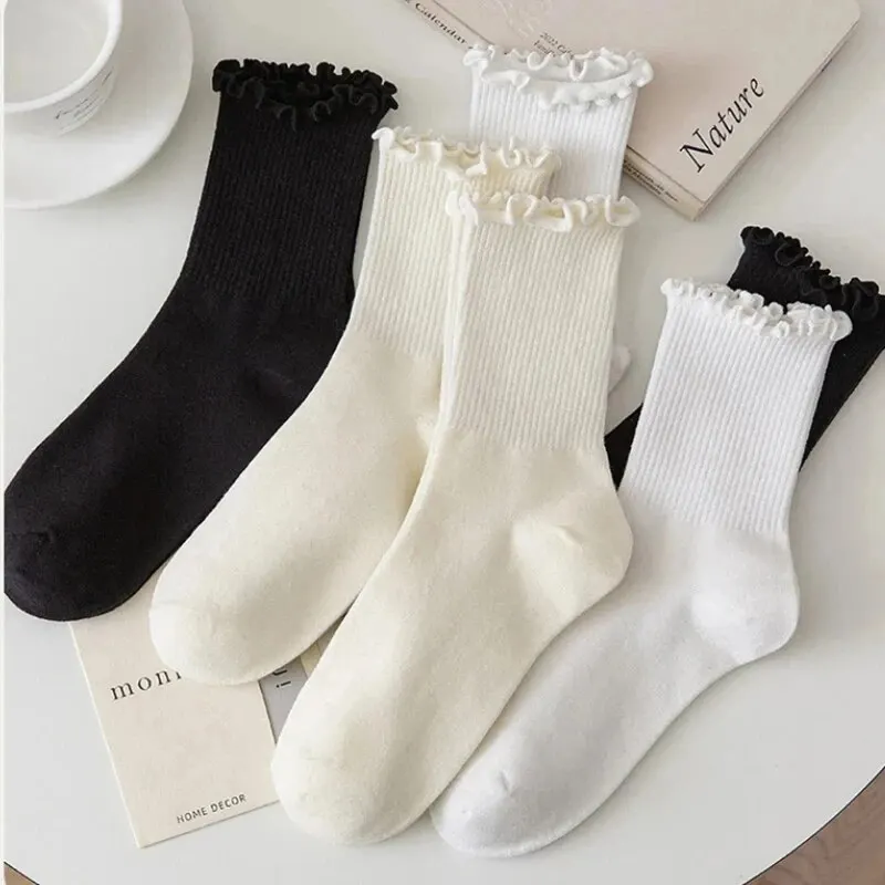 5 Paare/los Socken für Frauen Rüschen Mittelrohr Knöchel Kurze Atmungsaktive Schwarz Weiß Set Frühling Herbst