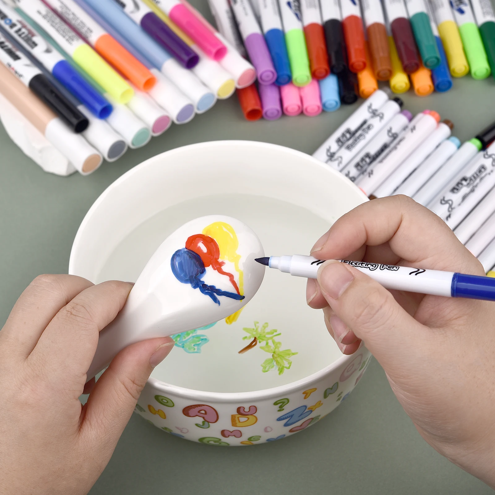 12 Colors/set Magical Water Painting Pen Whiteboard Markers Floating Ink Pen Doodle Water Pens Early Education Toy Art Supplies
