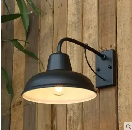 Outdoor retro wall lamp Tieyi nostalgia American simple exterior wall front lamp garden outdoor waterproof balcony courtyard lam