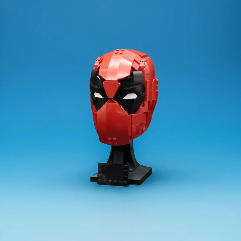 570pcs MOC Red Hero Mask Super Heroes Model Building Blocks Advanced Build Pack Premium Detailed Challenge Craft Fan Toy Gift