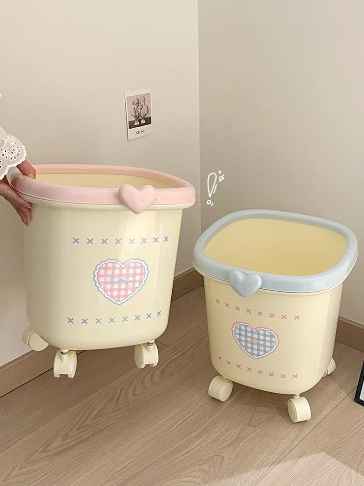 

Милый мусорный бак в форме сердца для девичьей комнаты, гостиной, домашнего использования, с колесиками, декоративная урна для офиса, пластиковый, круглый корпус, 2 шт.