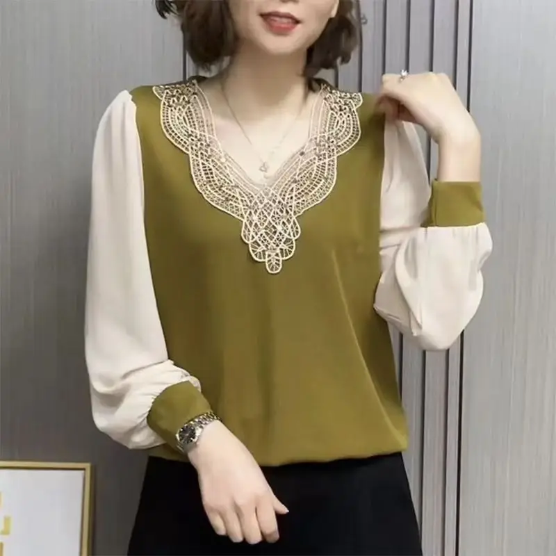 Elegant Fashion Contrast Color Fake Two Pieces T-shirt for Female Casual Commute Long Sleeve Lace Spliced Tops Women's Clothing