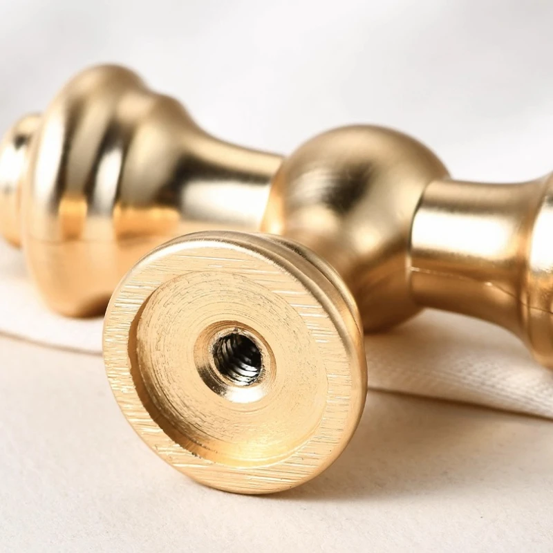 Vergoldeter massiver Schrankgriff und -knopf aus Zinklegierung, T-förmige Schubladenknöpfe für Schlafzimmer, Küche, Schrankbeschläge, Badezimmermöbel. – Detail 10