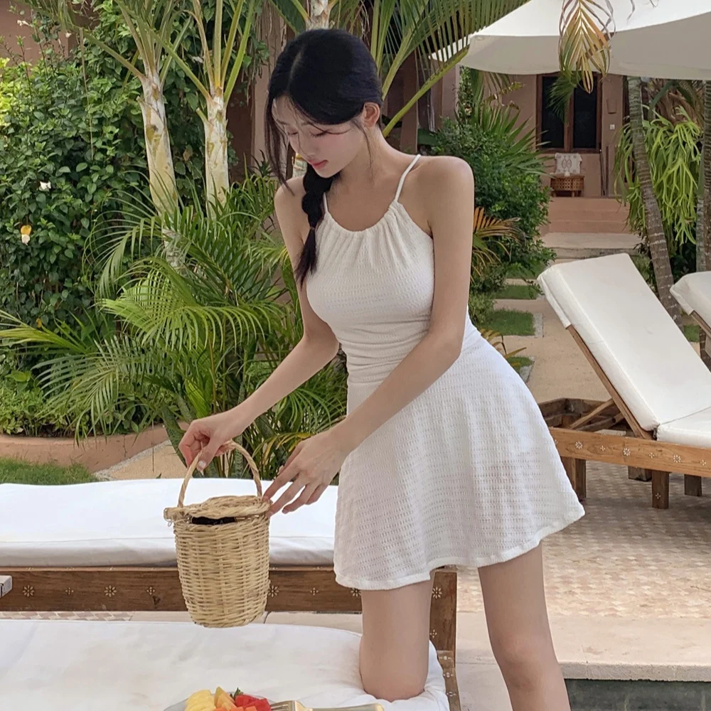 

2026 New Women's Bikini One-Piece Conservative Pure Color Tie Slimming Beautiful Sexy Internet Celebri Hot Spring Vaion