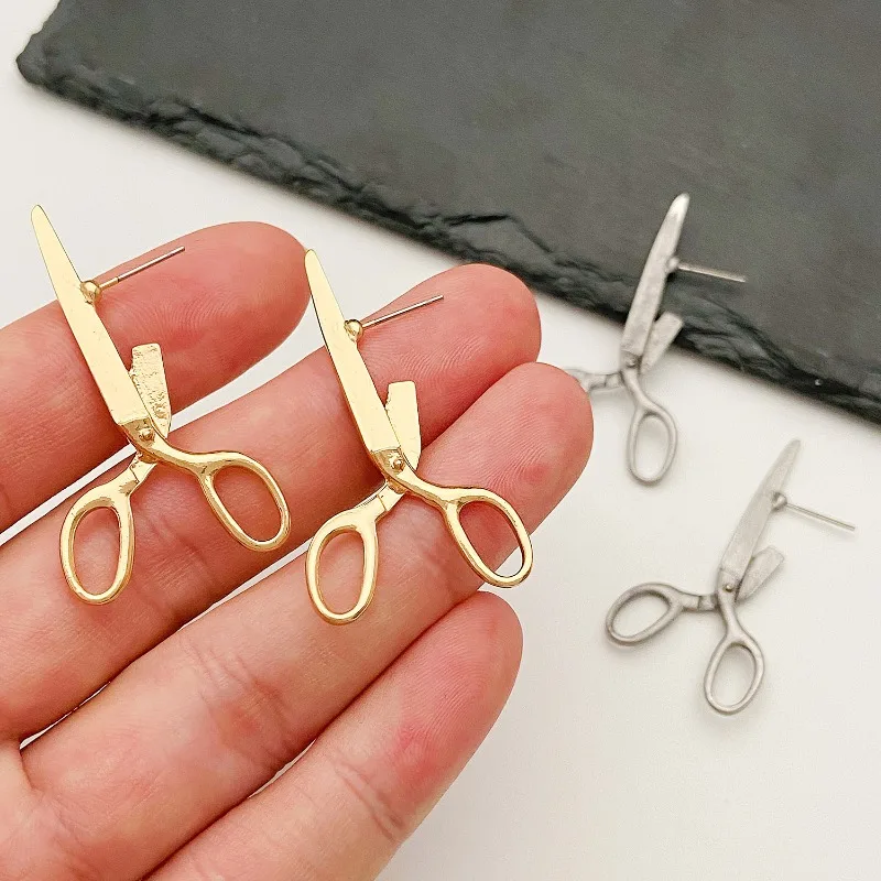 Wanzhi Scissor Stud Earrings para mulheres, design personalizado, brinco de metal geométrico, retrô exagerado, presente de férias, atacado, novo