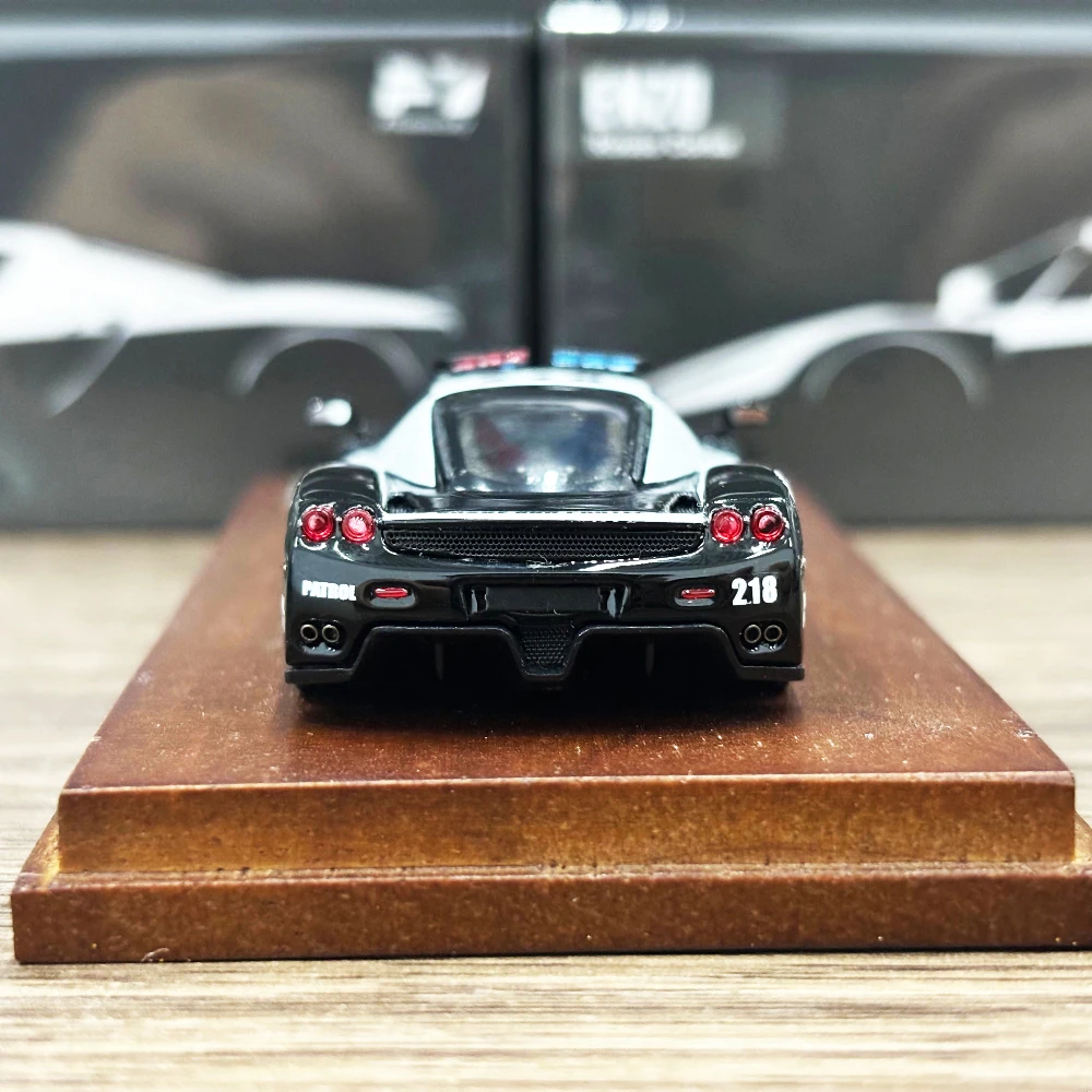 Findclassically 1:64 ENZO Need For Speed Rivals Police Model Samochodu z Odlewu