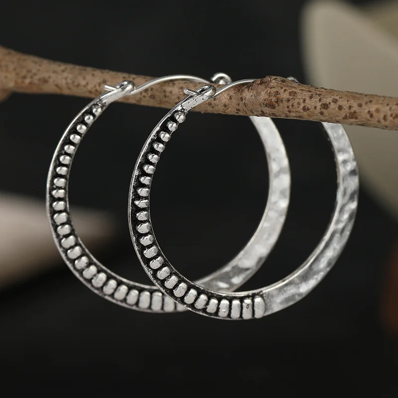 Ladies' Vintage Distressed Hoop Earrings Hammer Embossed Design Bohemian Style Earrings Daily Minimalist Jewelry Accessory