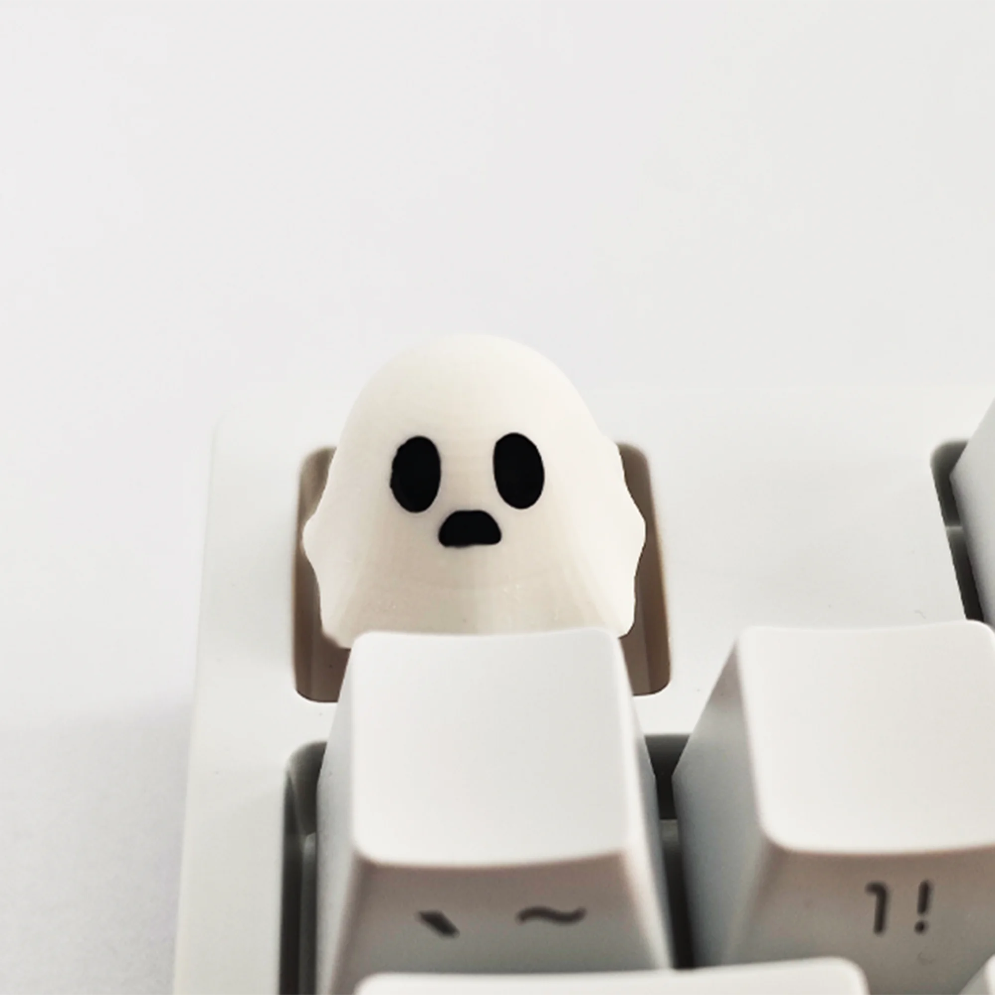 1pcs Ghost Cute Resin Keycap Novelty Artisan 1u ESC Key Custom Handmade Keycaps for MX Mechanical Keyboards
