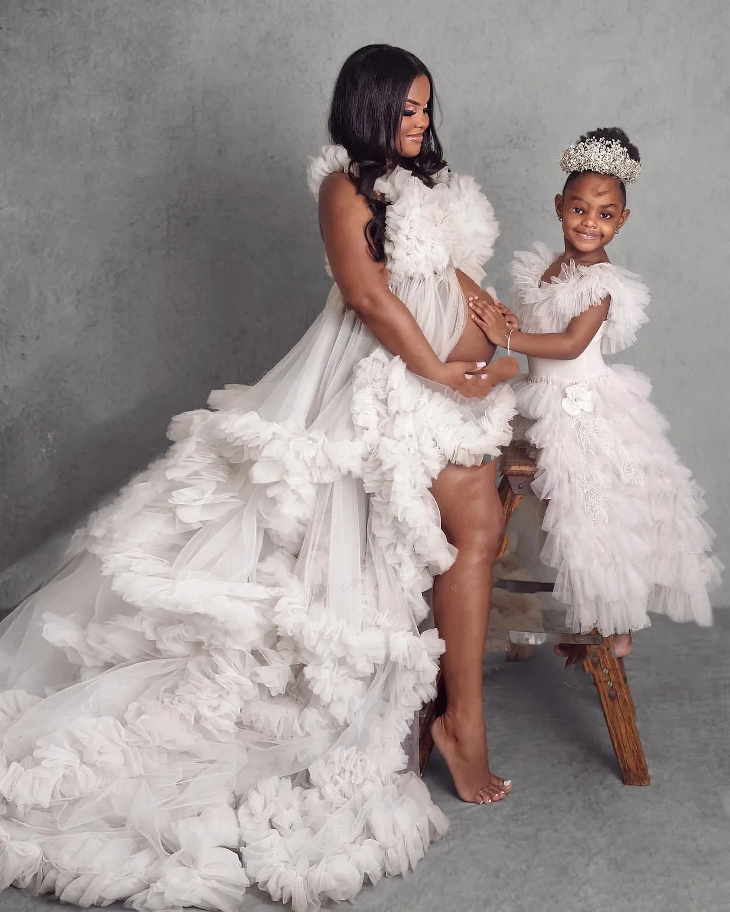 

Mommy & Girls Party Gowns For Photography Exaggerated Ruffles Tutu Douche de bébé Photographie de vêtements de maternité