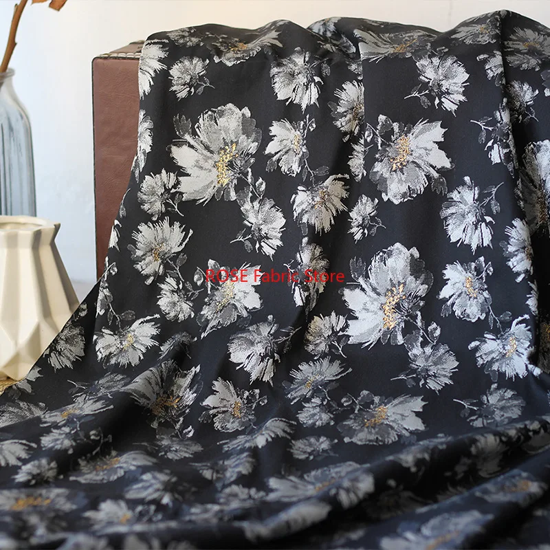 Tessuto jacquard con fiori a inchiostro semplice in bianco e nero da 1 metro per tessuto per abiti da borsa