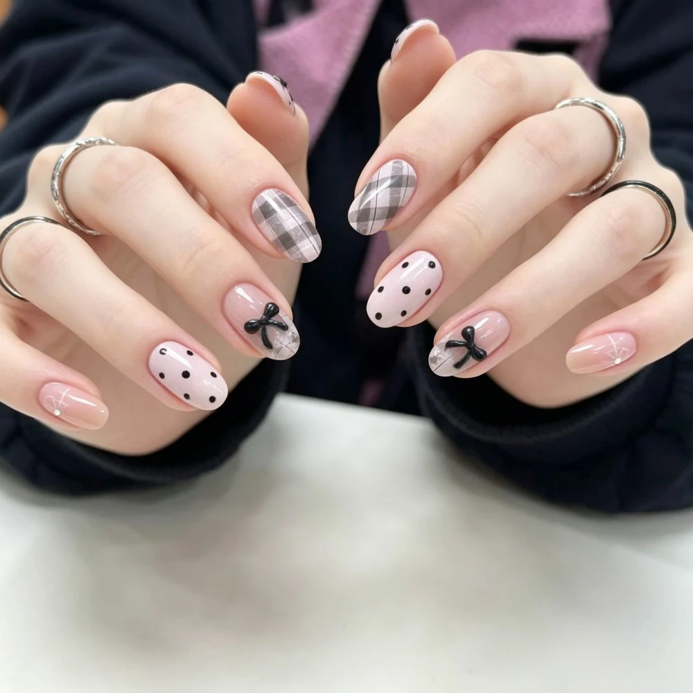 24Pcs French Plaid Bean Paste Pink Powder Butterfly Bowknot Diamond Press On Nails Korean Style Girl Nail Patch Fake Nails view 5