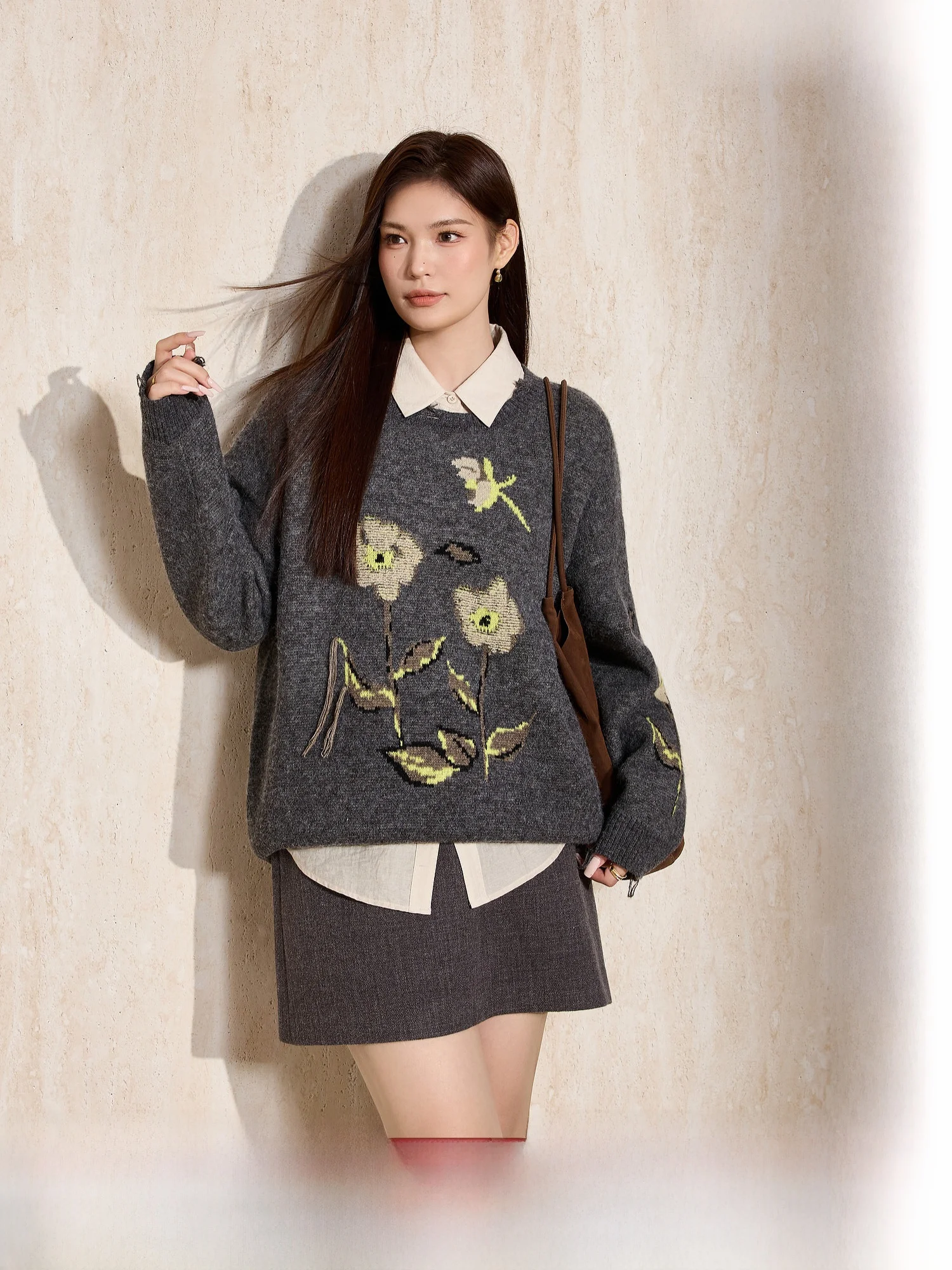 

Van Gogh Collaborative Blue Language Wild Rose Hook Needle Flower Knitwear Spring Lazy Loose Overhead Sweater Inner Wear