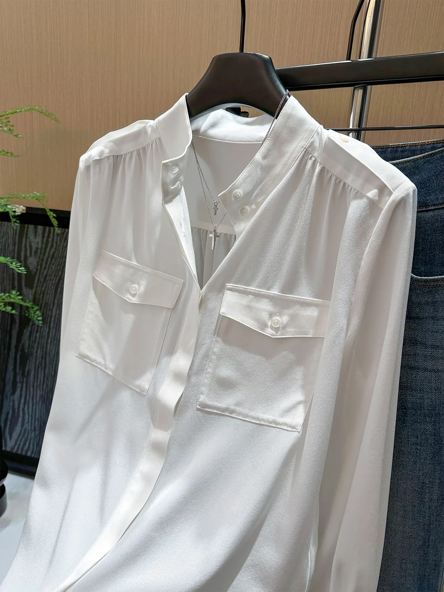 

Elegant Luxury Silk Shirt Women's Double Pocket Black Silk Spring 2026 Loose Fit Long Sleeve Casual Business Top