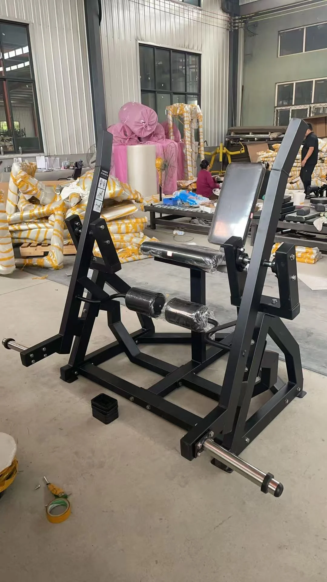 High Quality Commercial Red Black Seated Iso-lateral Leg Extension Leg Exercise Machine for Sale