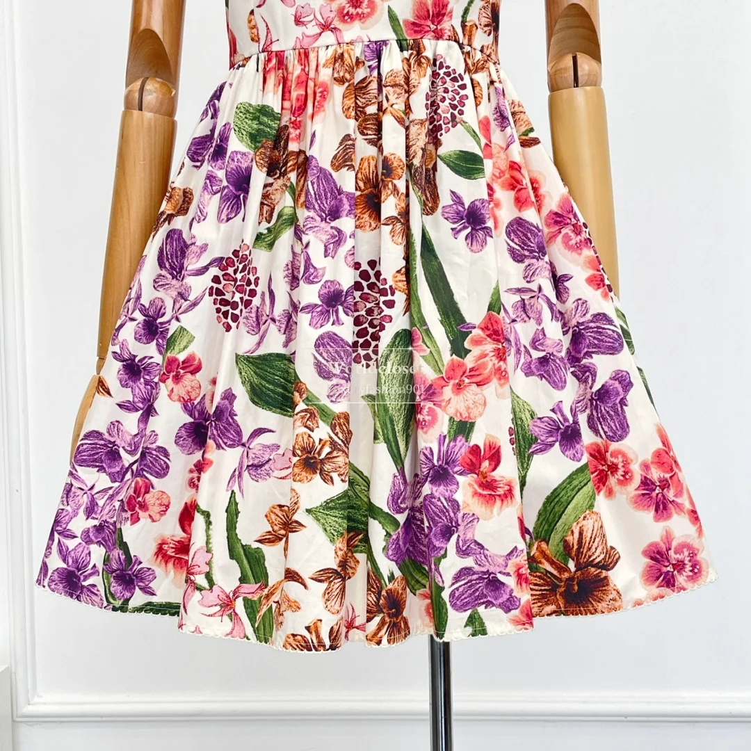 赤紫の花柄プリント花飾り付きノースリーブミニドレス 2025年新作 高品質