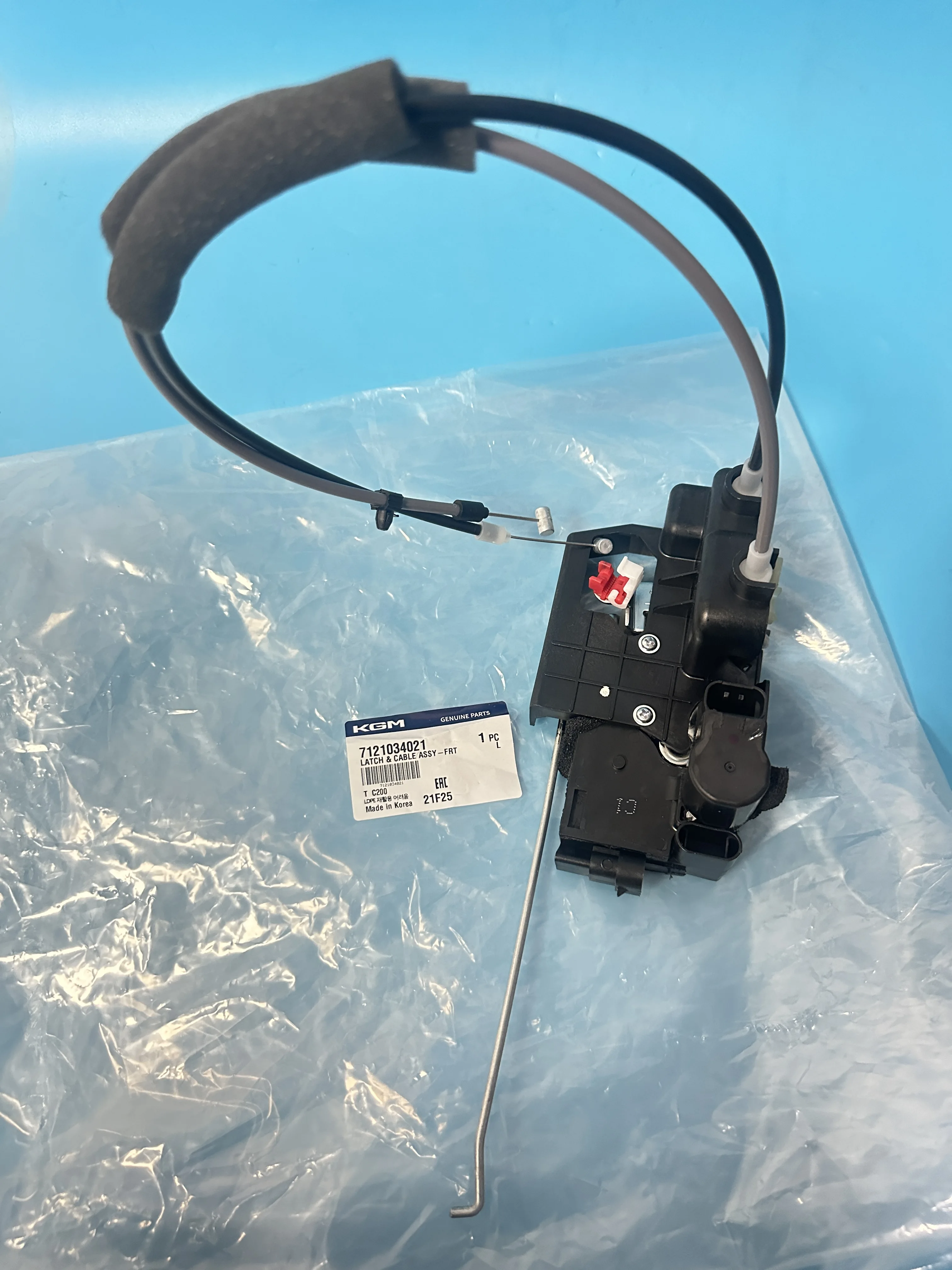 

Оригинальный привод защелки передней двери LH 7121034021 для Ssangyong Korando C New Actyon