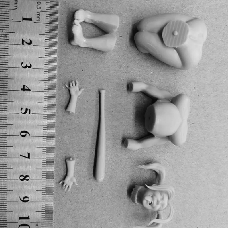 Resin Figure Diy Enjoying Girl 1/24 Scale Assemble Miniatures Model Kit Unassembled Figurine and Unpainted Diorama Toys