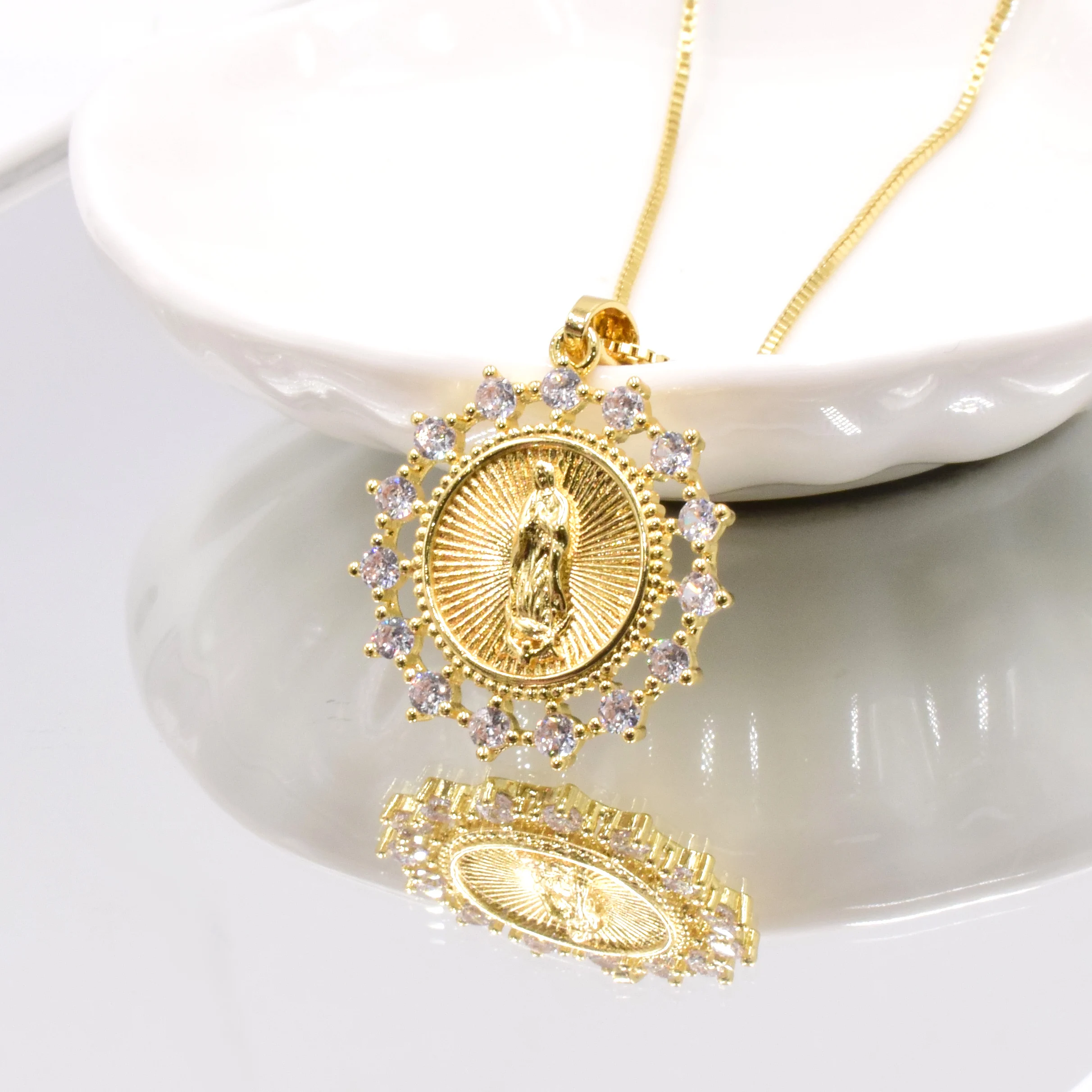 Christian Guadalupe Virgin Mary Pendant Copper 18K Gold Plated AAA Cubic Zirconia Pendant Box Chain Necklace Faith Jewelry