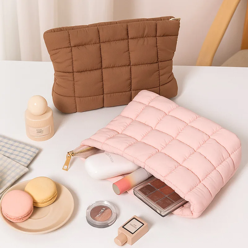 

High Appearance Solid Color Cream Clutch Bag Korean Diamond Cosmetic Bag Hard Travel Skincare Storage