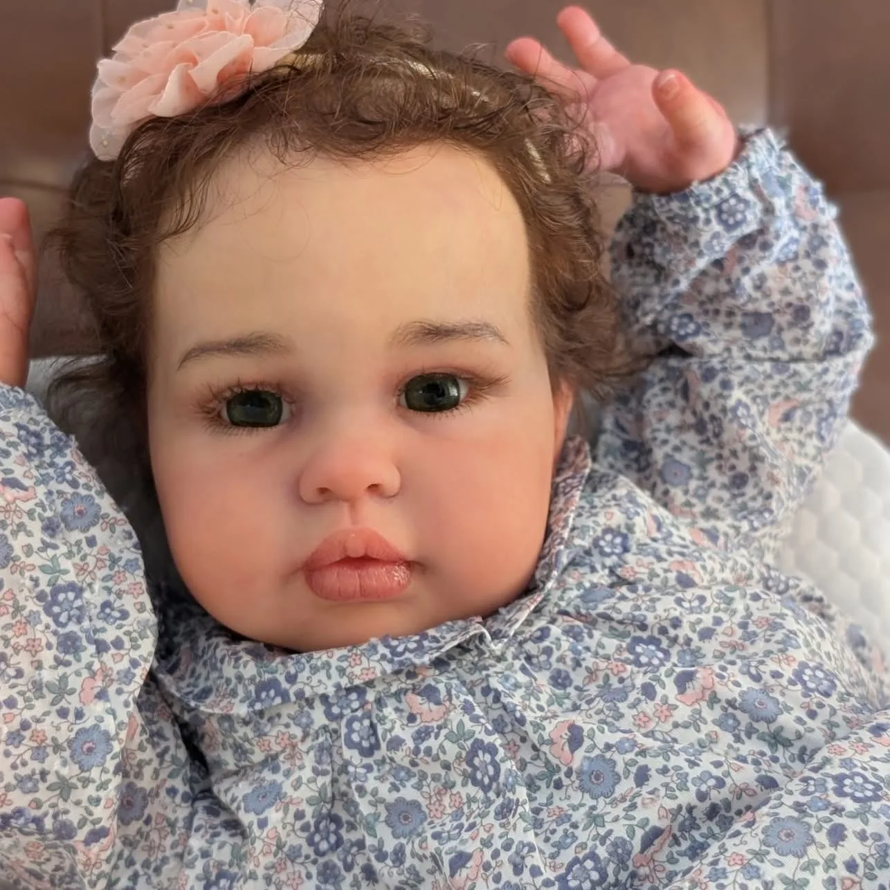 EGO 24 pulgadas muñeca recién nacida princesa niña Ellie cuerpo de tela niño realista Reborn tacto suave 3D arte de la piel muñeca con pelo de raíz de mano