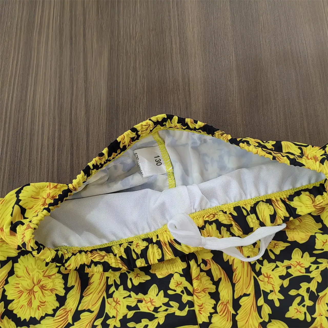 2025 جديد الأطفال سروال سباحة قصير الذهب الأولاد سروال سباحة قصير الراقية لينة الطفل السباحة ملخصات سعر المصنع