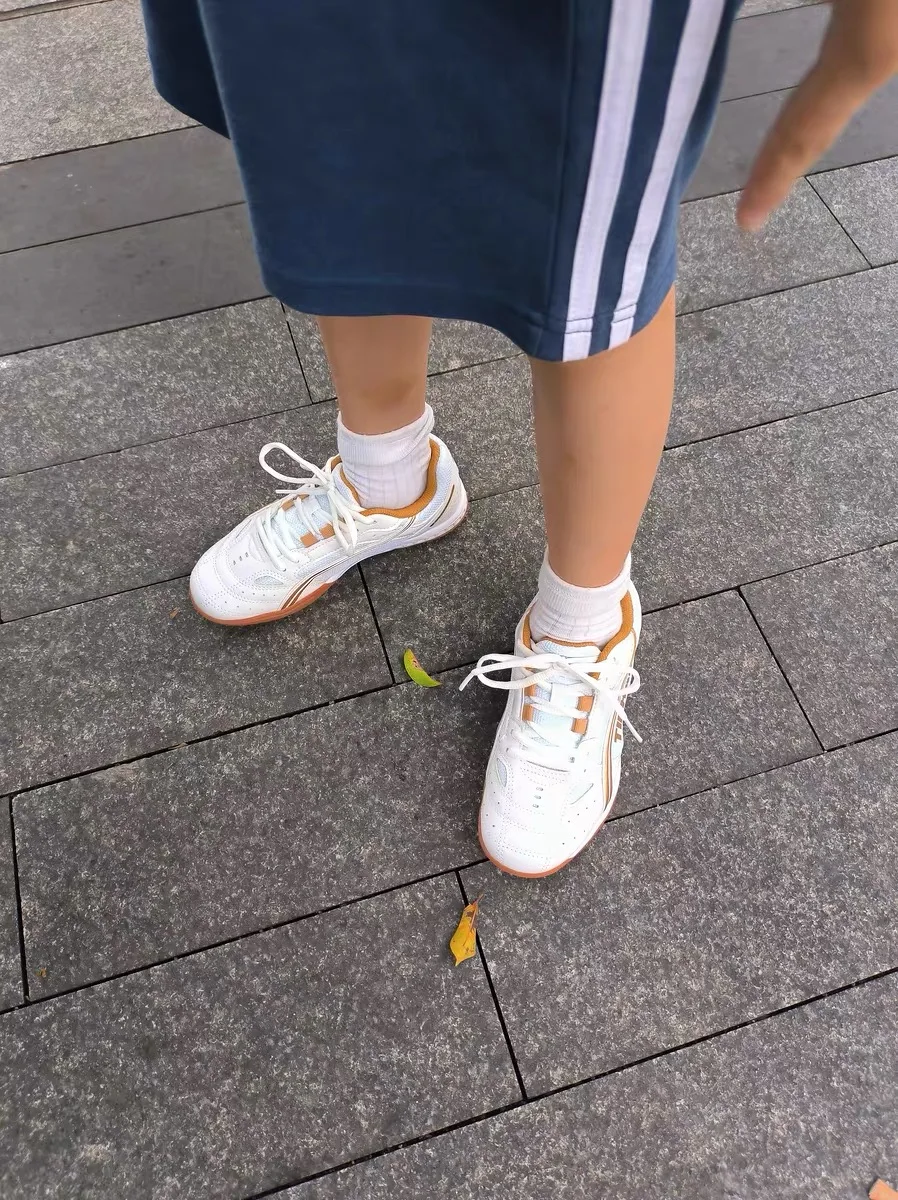 

Новые летние горячие нейтральные амортизирующие легкие туфли для бадминтона, повседневная спортивная обувь, легкие дышащие теннисные туфли