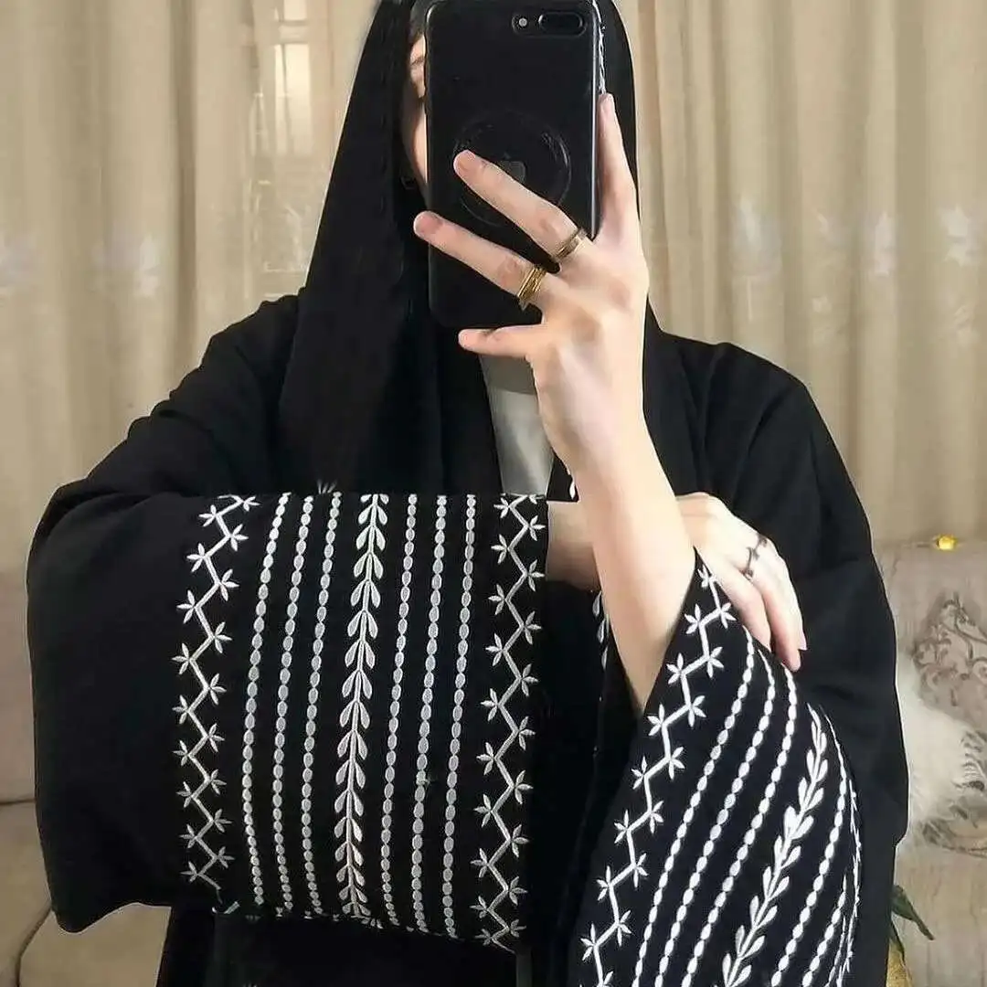 Robe arabe Abaya Cardigan brodé pour femme Nouvelle mode brodée pour femme Abaya Ramadan Dubaï Luxe Islam Élégant