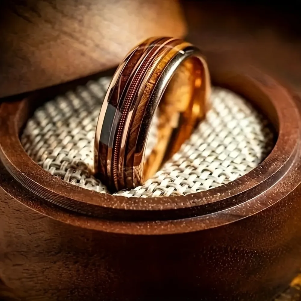 8 مللي متر الأسود كربيد التنغستن الرجال خاتم Barrelwood و قرن الوعل البطانة الغيتار خط برميل النبيذ تصميم خشبي خاتم الرجعية