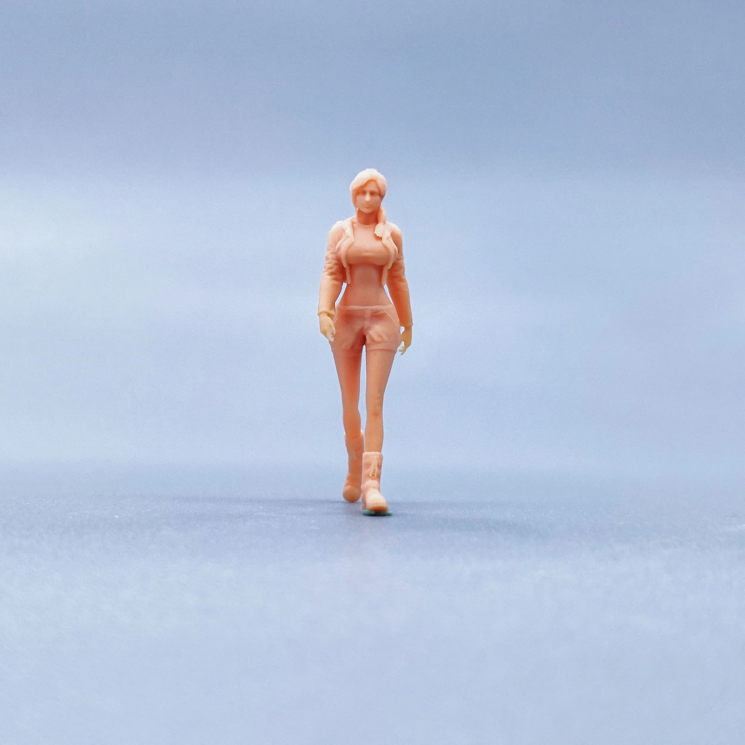 1/64 Figuren Maßstab Modell Harz Langhaarige Trägerlose Gehhaltung Mädchen Ungefärbte Miniaturen Diorama Handbemalt W324