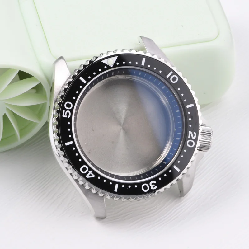 

SKX 316L Stainless Steel Diver Watch Case 3.8 O'clock 28.5mm dial Sapphire Crystal 200m Waterpoof For NH35/36/4R/6R Movement