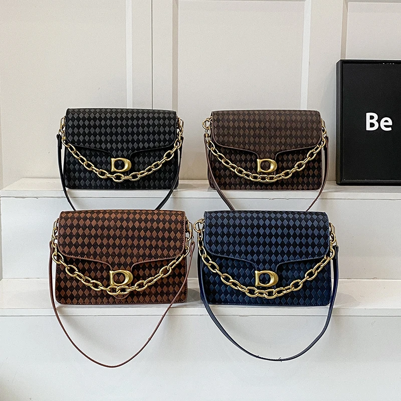 

2025 New Sophisticated Retro Style Soft Leather Sling Bag for Ladies Polished Hardware Daily Outing Companion Quiet Luxury