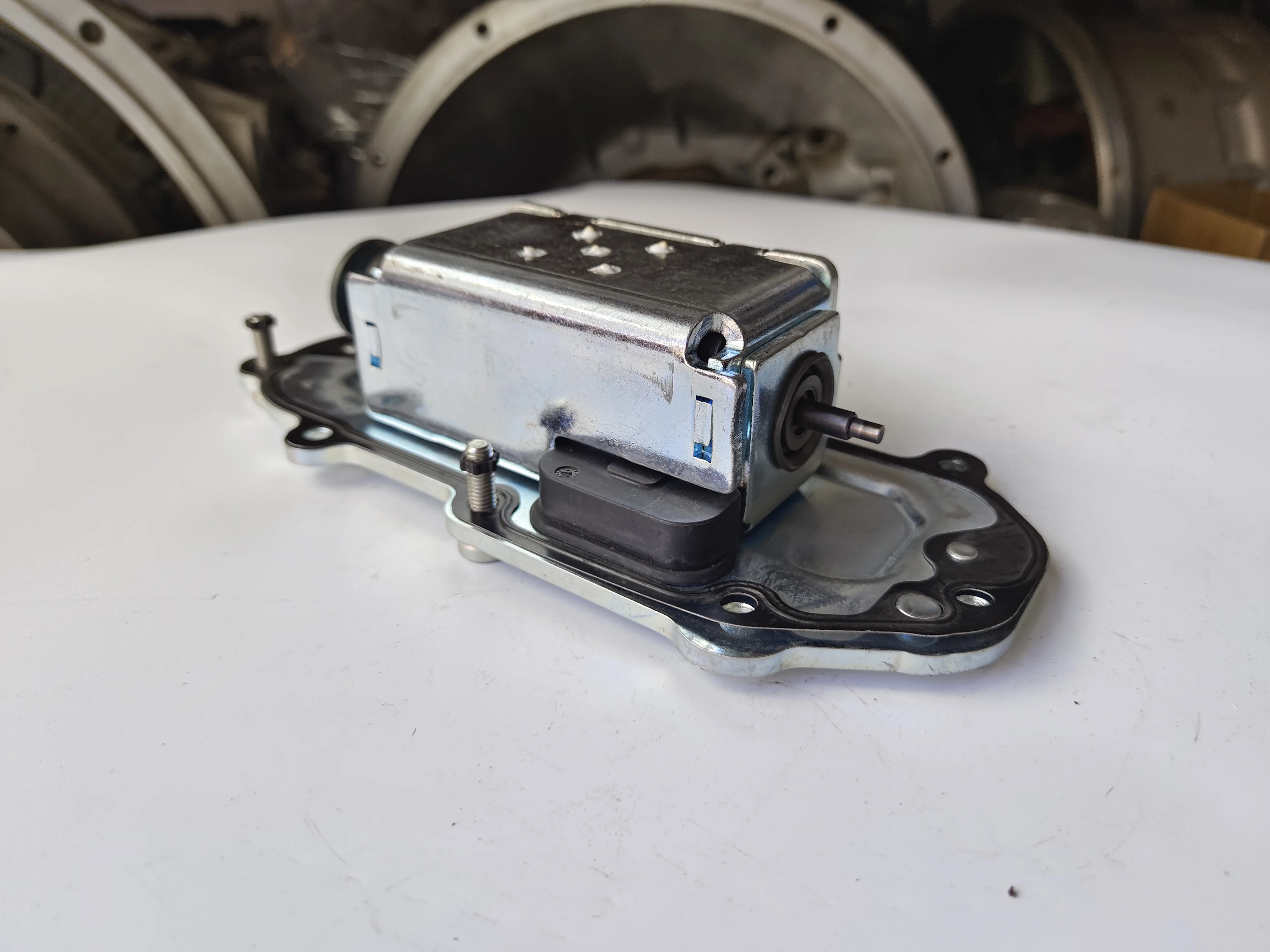 TLF قضيب التحكم في ناقل الحركة المؤازرة 0501.328.597 0501.301.353 S-Way Shift Actuator Select Actuator #5