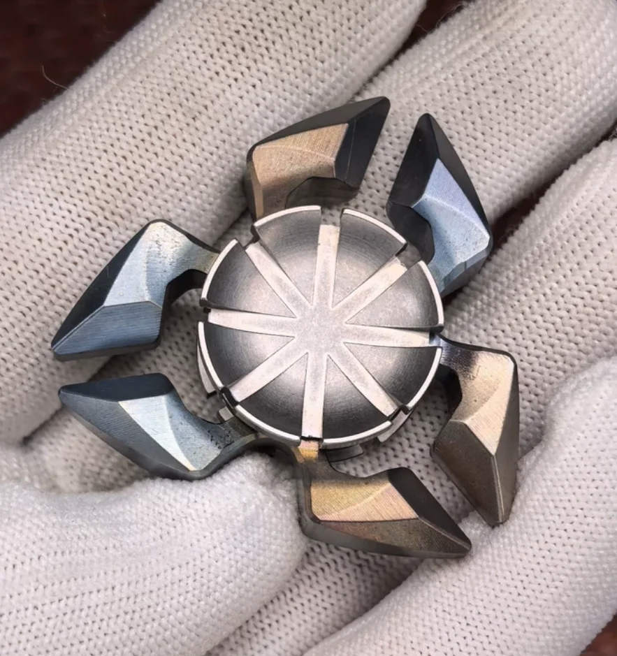 Used EDC EDC Scorpio Top Zirconium Rainbow Blade Pattern spinner Fingertip gyroscope Decompression toys