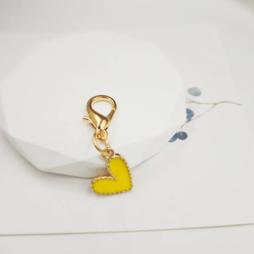 

20 шт. забавных мини-подвесок в форме сердца, разноцветные водонепроницаемые аксессуары для обуви, элегантные бисерные подвески-сердечки для сумок, для вечеринок