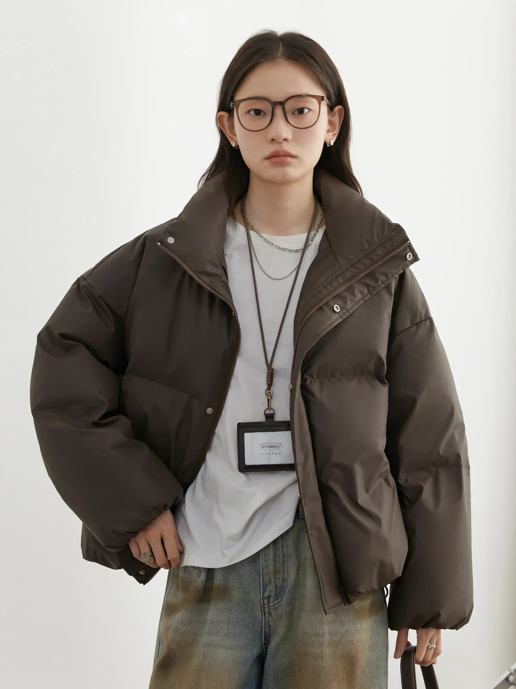 شيك فين معاطف نسائية عصرية فضفاضة بياقة واقفة PU 90 سترات بيضاء مبطنة للأسفل ملابس نسائية دافئة لخريف وشتاء 2025