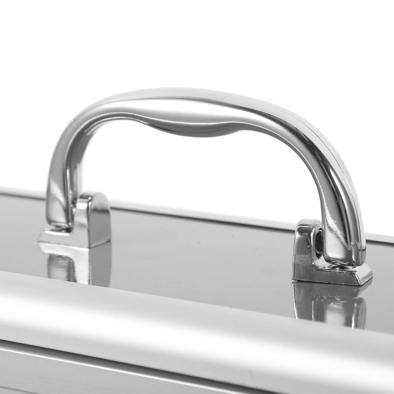 

Emergency Medicine Box Large Capacity Aluminum Alloy First Aid Case with Handle and Safety Clasp for Home Office Kindergarten