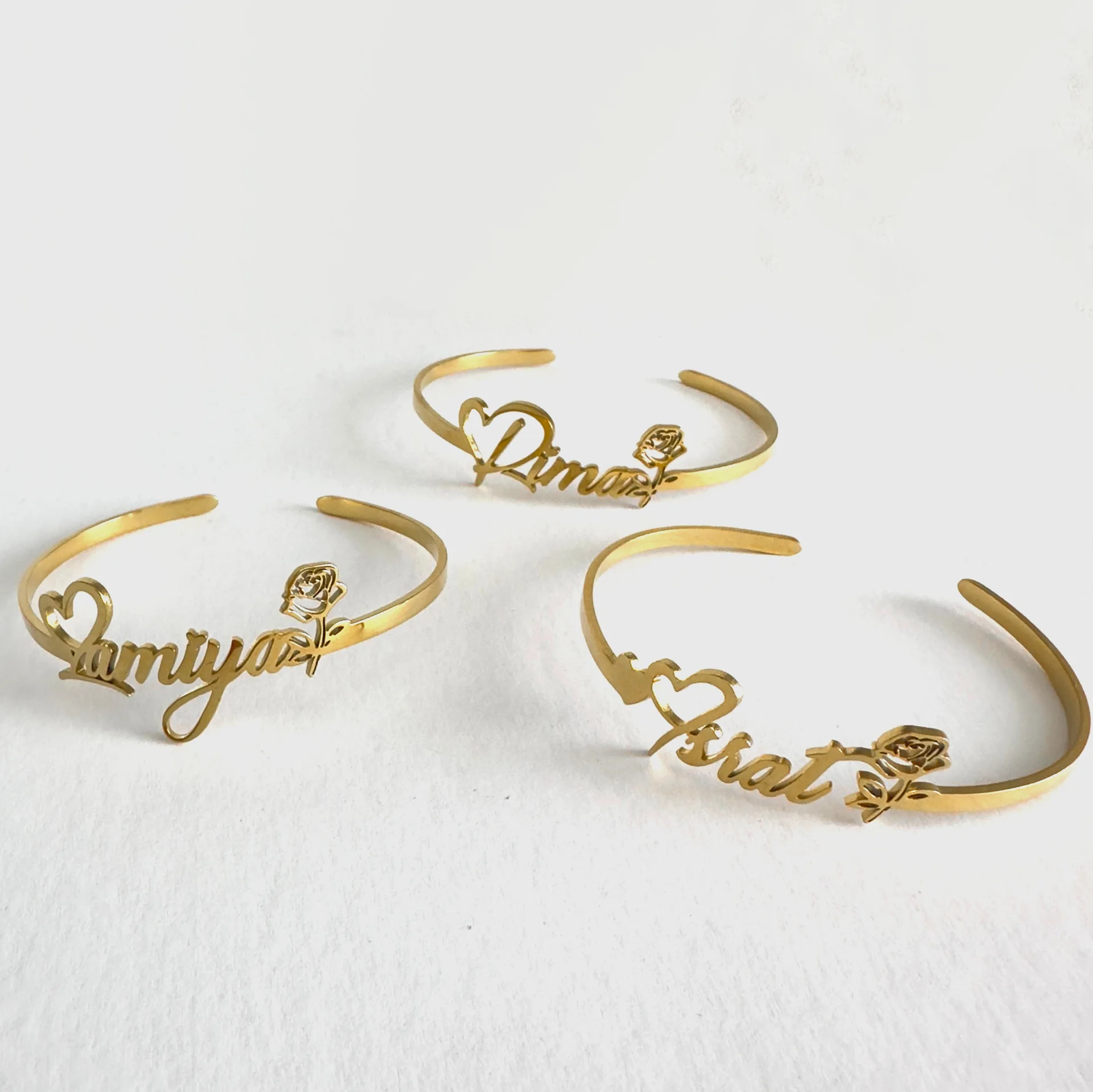 مخصص الفولاذ المقاوم للصدأ اسم سوار قابل للتعديل افتتاح شخصية روز سوار المرأة الذهب اسم مجوهرات هدية عيد ميلاد