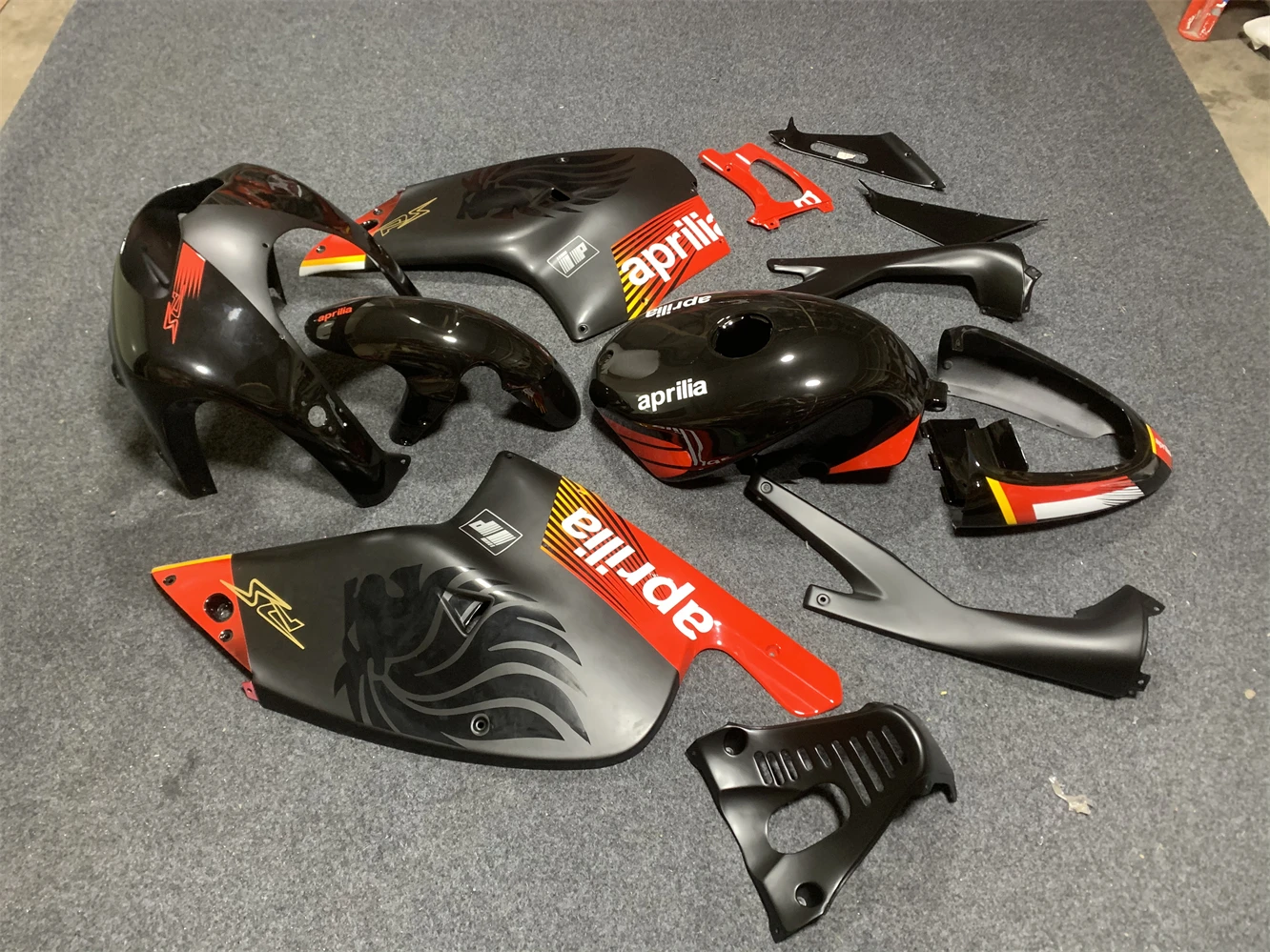 Fairing For Aprilia RS125R RS 125 R RR RS4 RS125 99 00 01 02 03 04 05 76No.141  RS-125 1999 2000 2001 2002 2003 2005 red black