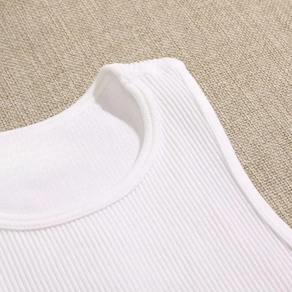 Жилет для йоги - Женская спортивная одежда - Черно-белый полосатый дизайн - Топ с короткими рукавами - Бесшовная конструкция - Уличная одежда