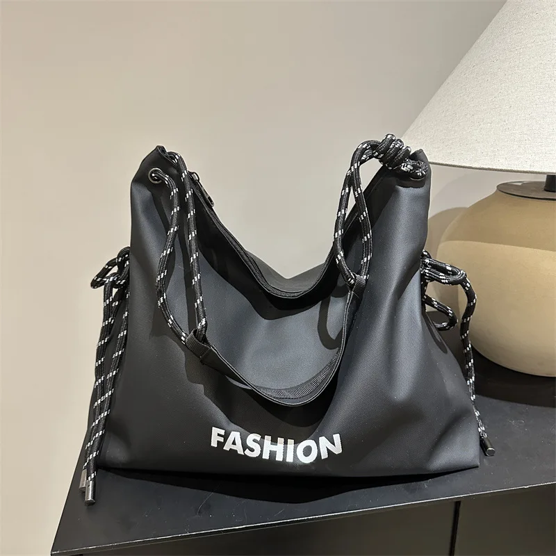 

2025 autumn new large capacity women's fashionable trendy casual, personalized and textured tote bag shoulder cross-body bag
