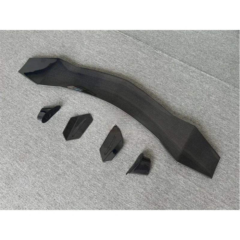 

High Quality-Style Carbon Fiber Rear Spoiler Wing Urus