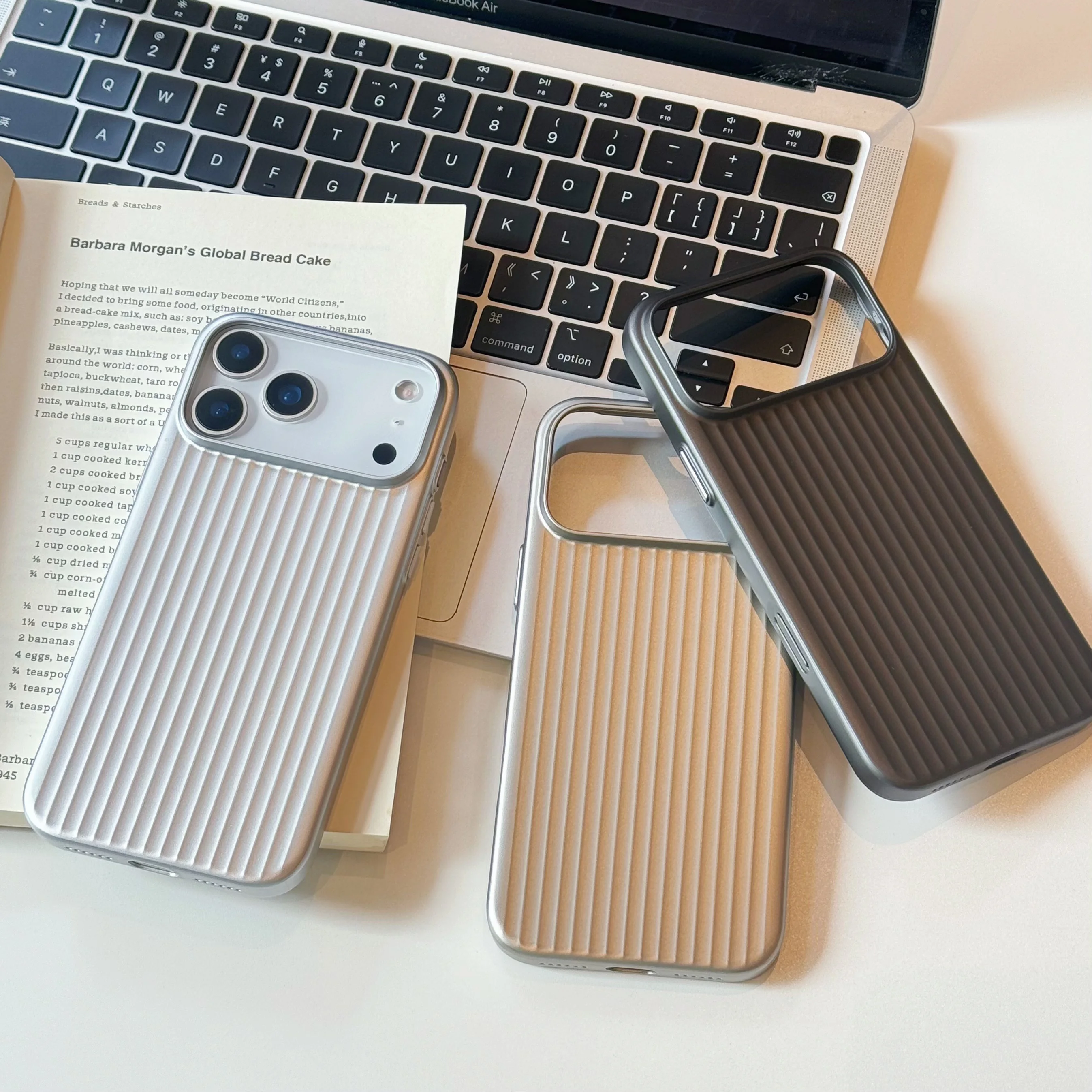

Гальванический узор в 3D-полоску для магнитного чехла Magsafe для iPhone 17Pro 16 15 14 17 Pro Max, матовый противоударный жесткий чехол для ПК