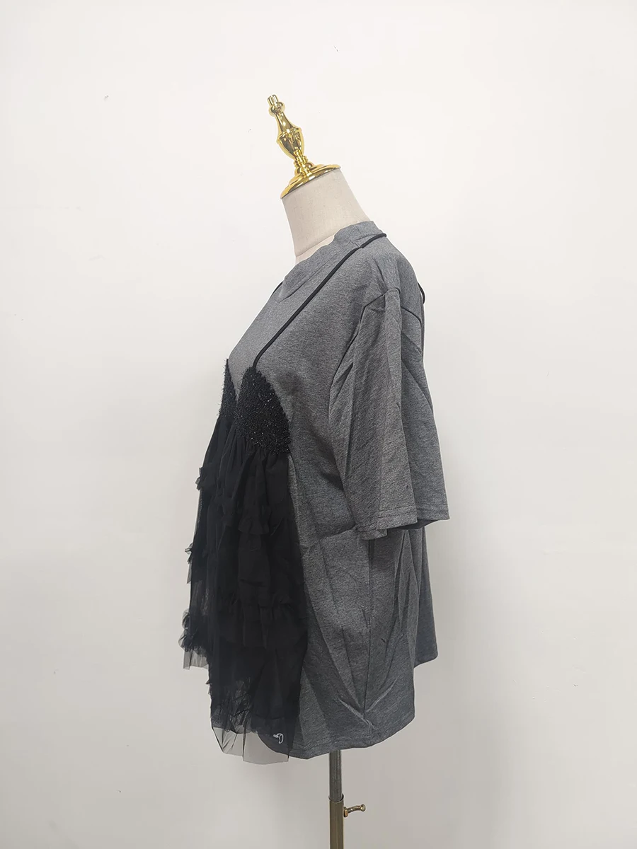 GALCAUR Colorblock Allentato Impiombato Perline Moda T-shirt per le donne Girocollo Maniche corte Patchwork Maglia Top Abbigliamento femminile Nuovo