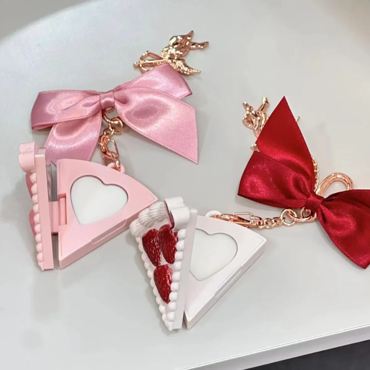 Flower Knows Strawberry Cupid Collection Make-up-Set, gepresstes Puder, festes Parfüm-Make-up-Set für Frauen, komplettes Set für Teenager, Make-up