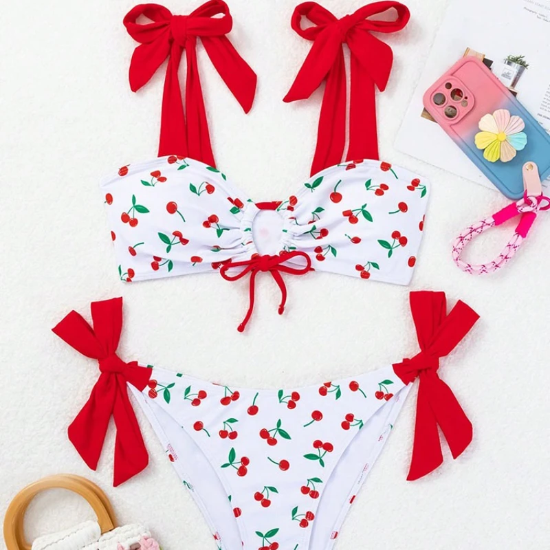 Biquíni branco fofo com cadarço, duas peças, alça espaguete, maiô com estampa cereja