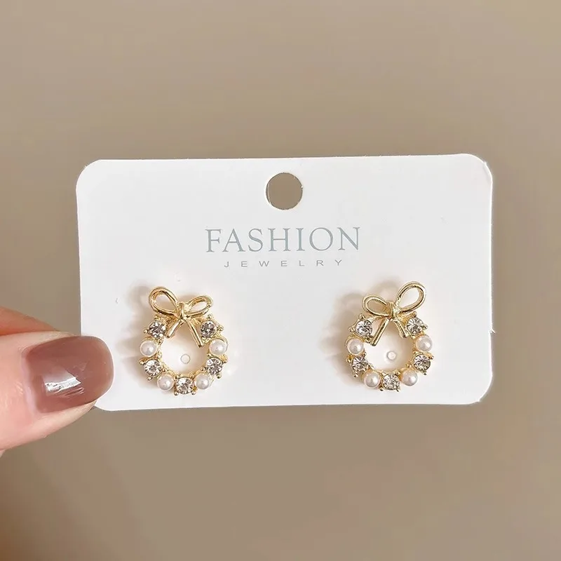 Fashion Round Circle Wreath Stud Earrings for Women Golden Hollow Bow knot Rhinestones Mini Beads Small Earrings Cute Jewelry