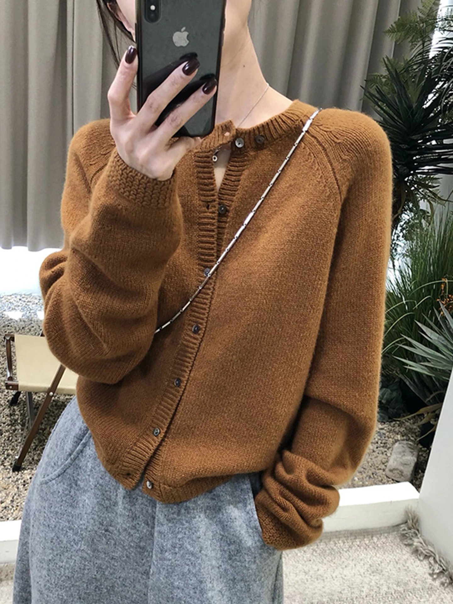 

Retro Single-Button Pure Color Knitted Long Sve Cardigan Faionable Simple Sle Lazy Faion Commute Sweater Women's Fas...